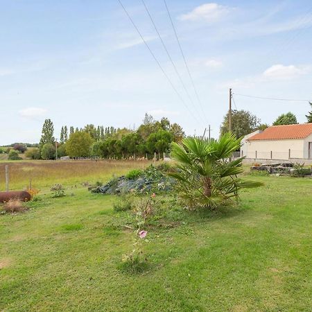 Appartement Accueillant A Mortagne Sur Gironde 45 M² Terrasse Buitenkant foto