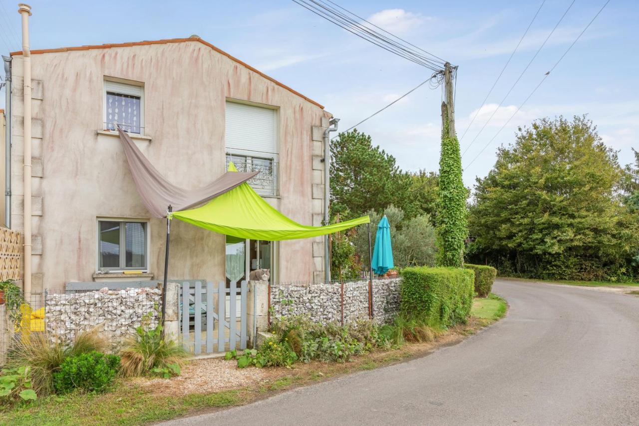 Appartement Accueillant A Mortagne Sur Gironde 45 M² Terrasse Buitenkant foto